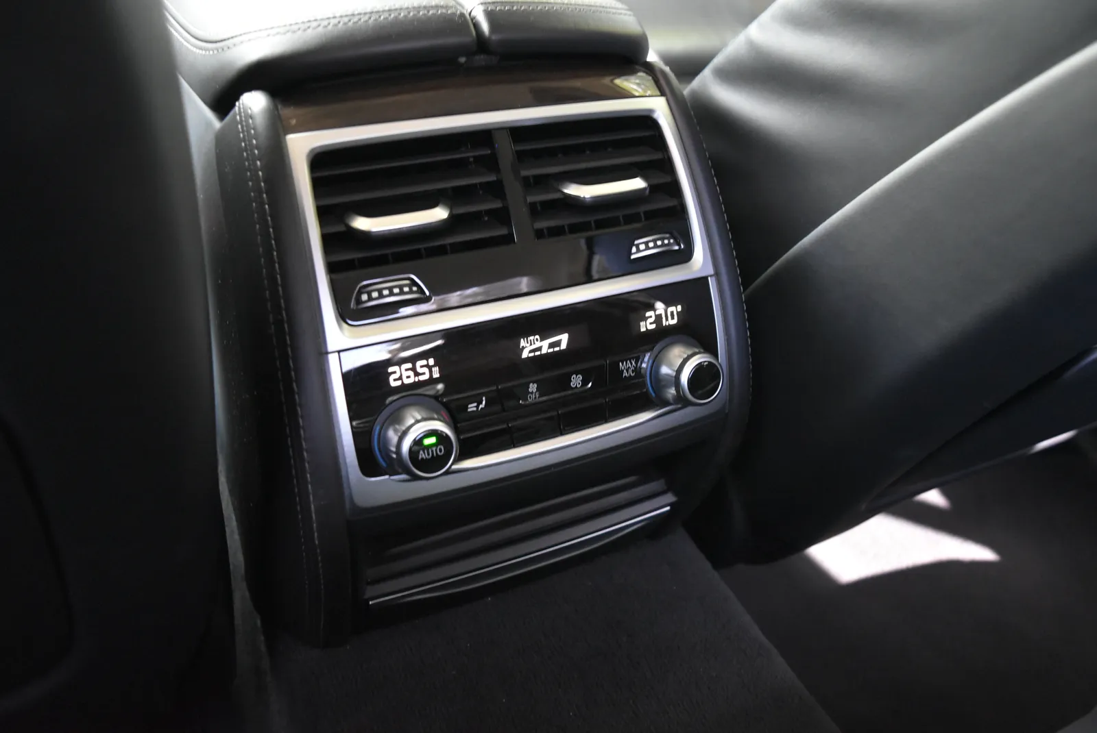 BMW 740 d xDrive*SoftCl*360*DisplayKey* – снимка 16
