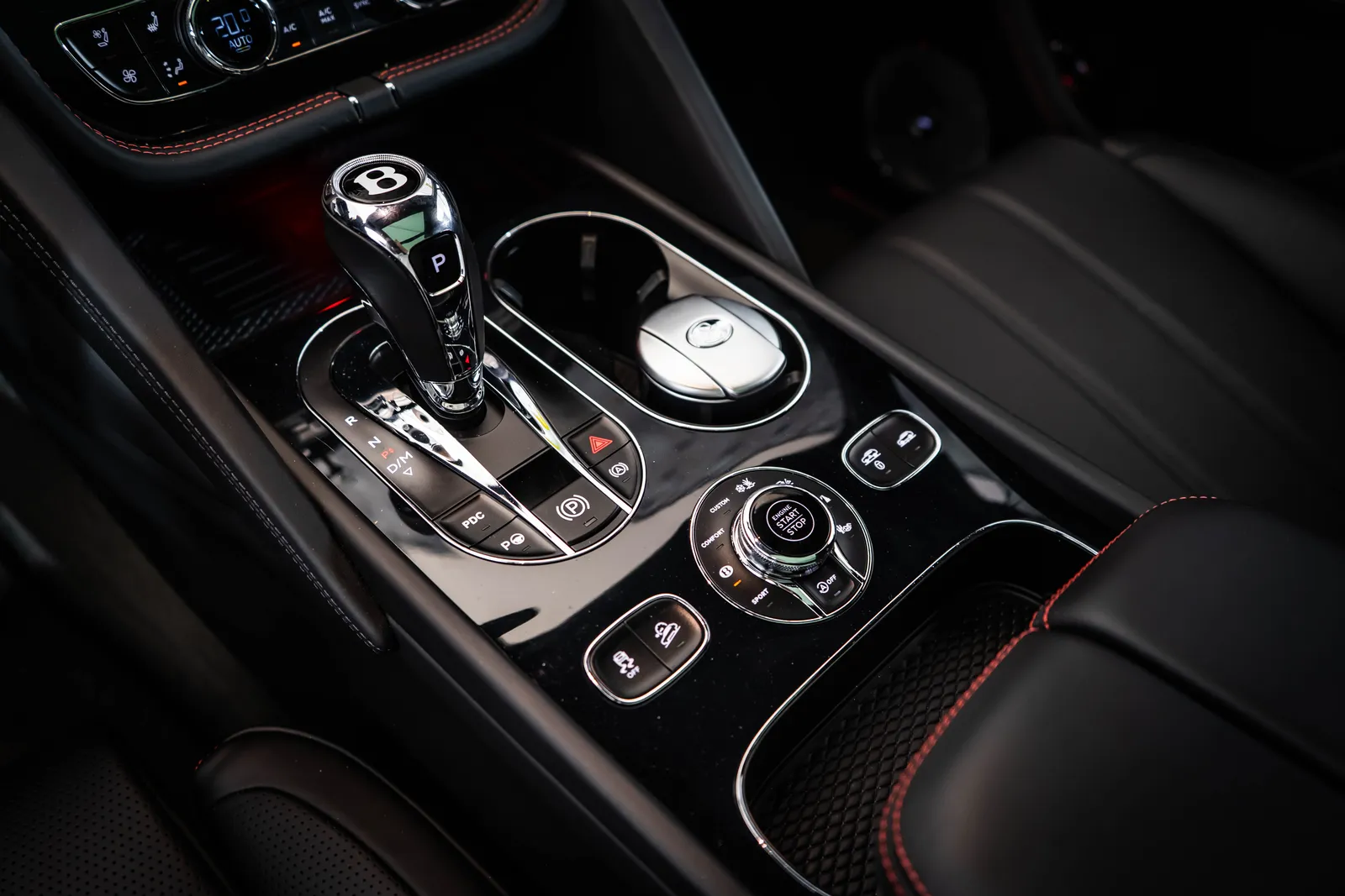 Bentley Bentayga V8 First Edition BLACK SPEC CARBON* – снимка 9