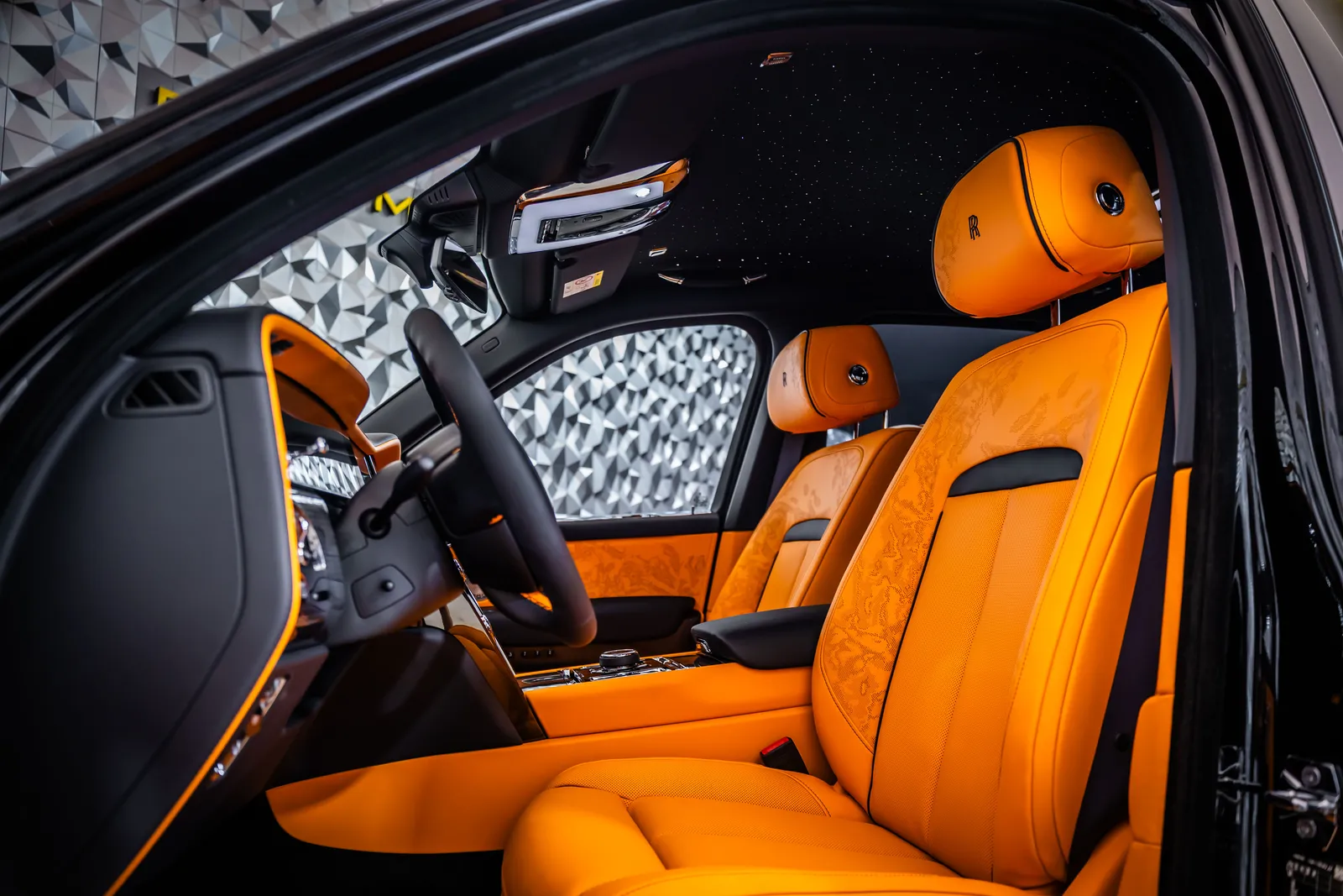 Rolls-Royce Cullinan Black Badge Series II – снимка 13