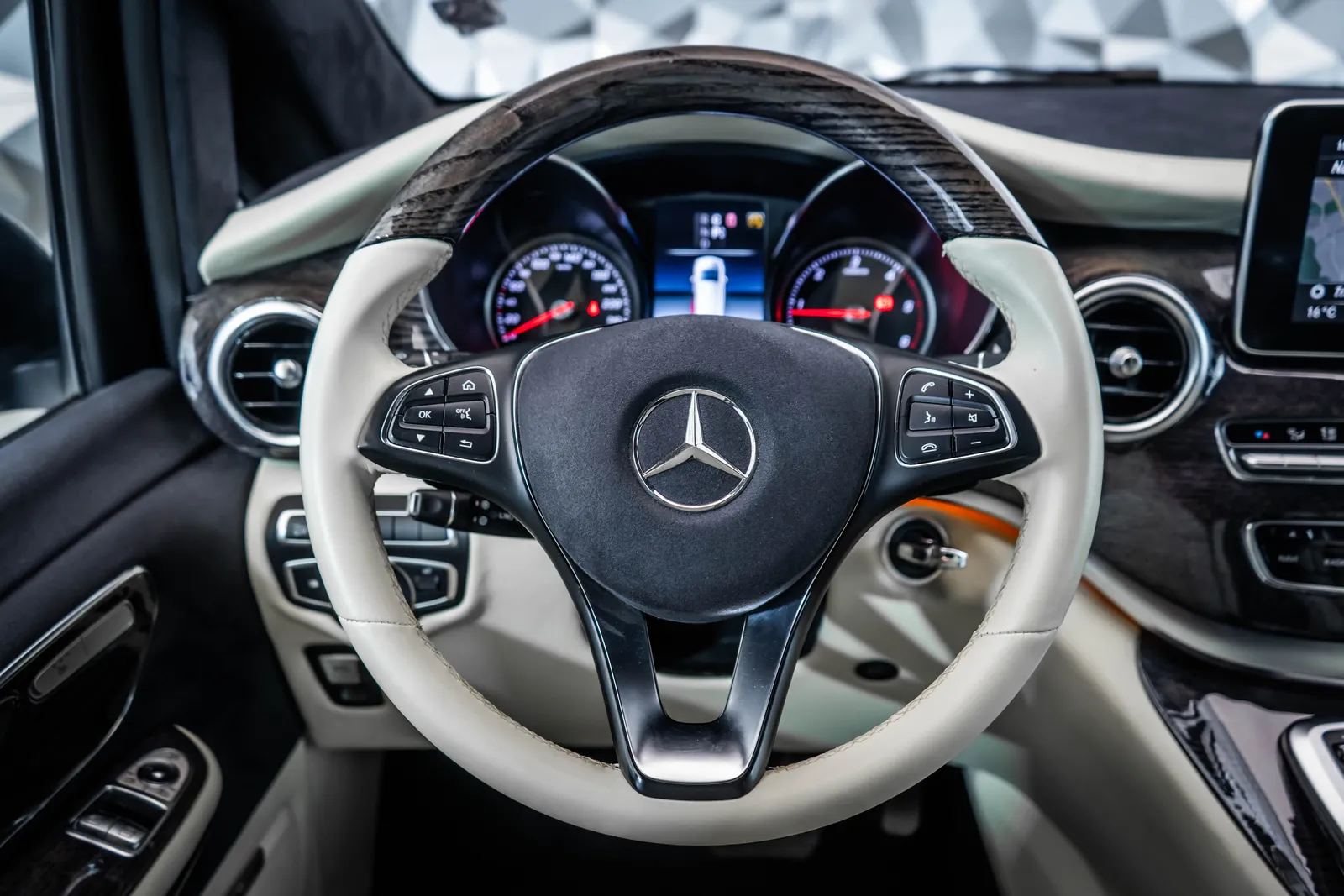 Mercedes-Benz V 250d VIP*Burmester – снимка 10