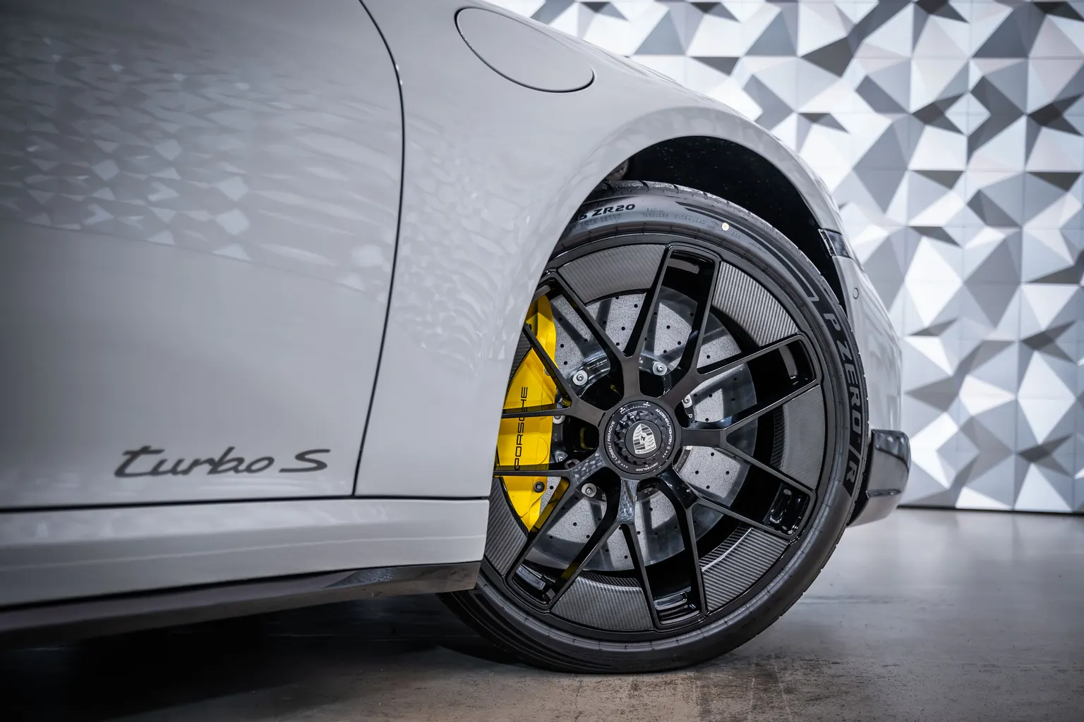 Porsche 911 Turbo S Coupe*Carbon Aero Pack*Burmester – снимка 18