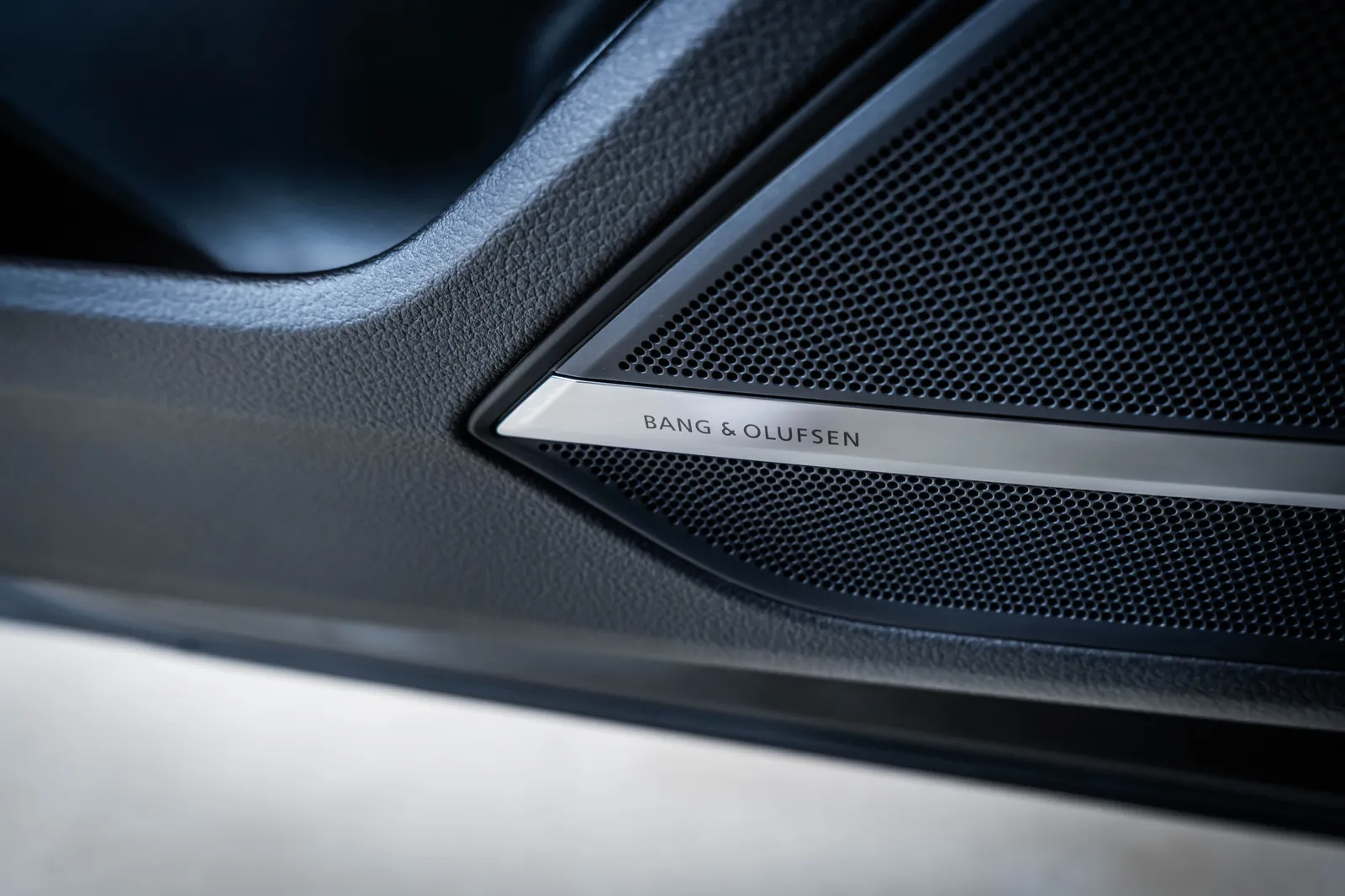 Audi S8 quattro*B&O*360*21*SoftCl* – снимка 19