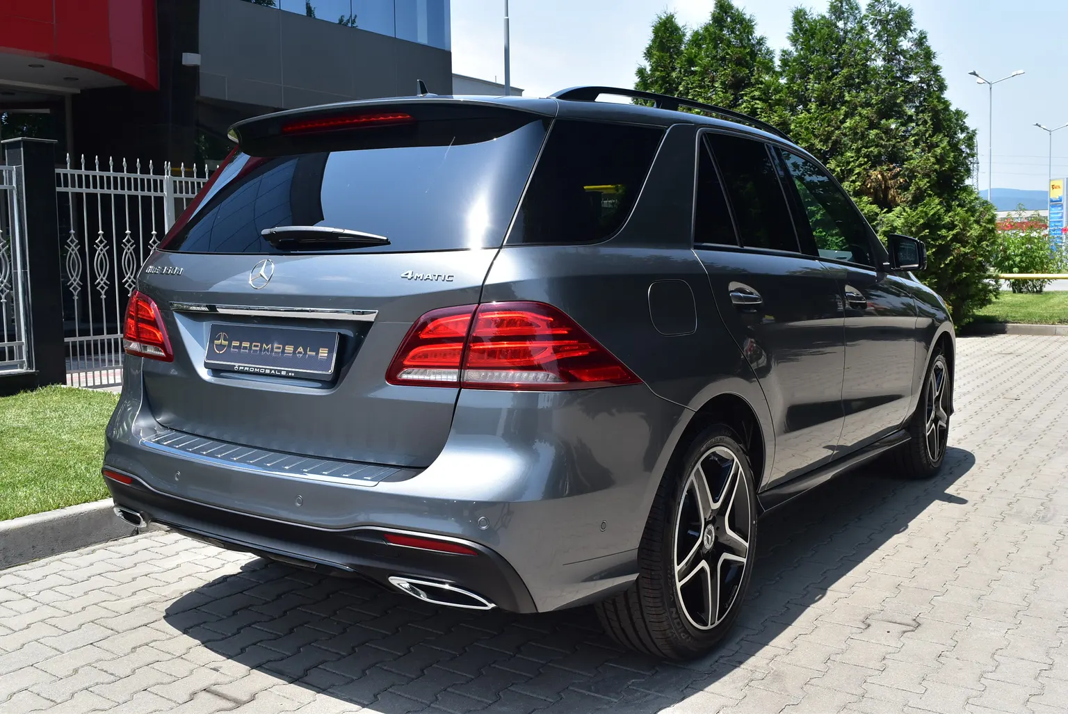 Mercedes-Benz GLE 350 d 4M SUV AMG*Air*NightPack*Navi* – снимка 4