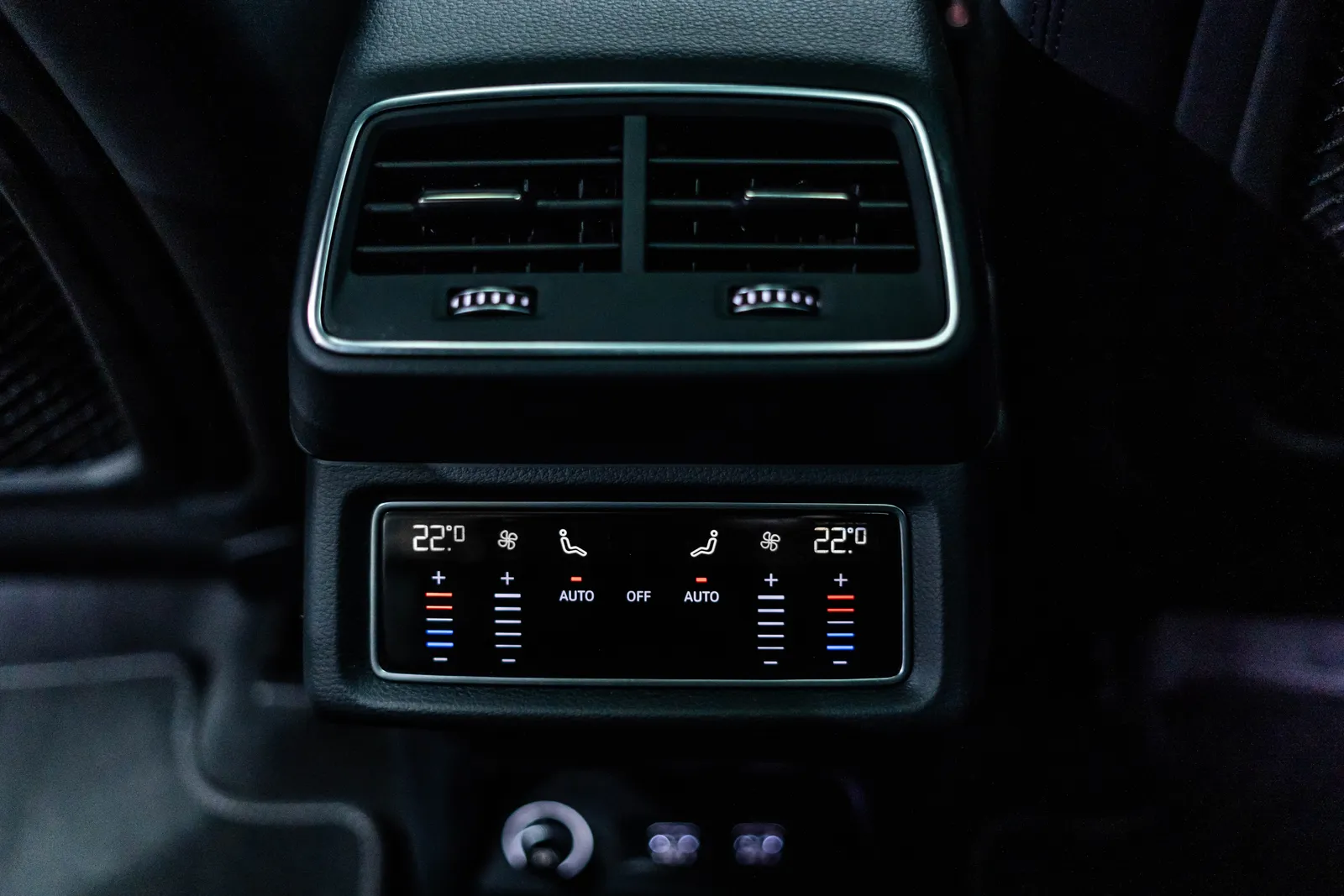 Audi E-tron 55 quattro Pano LED SHZ ACC Klimaut. – снимка 15