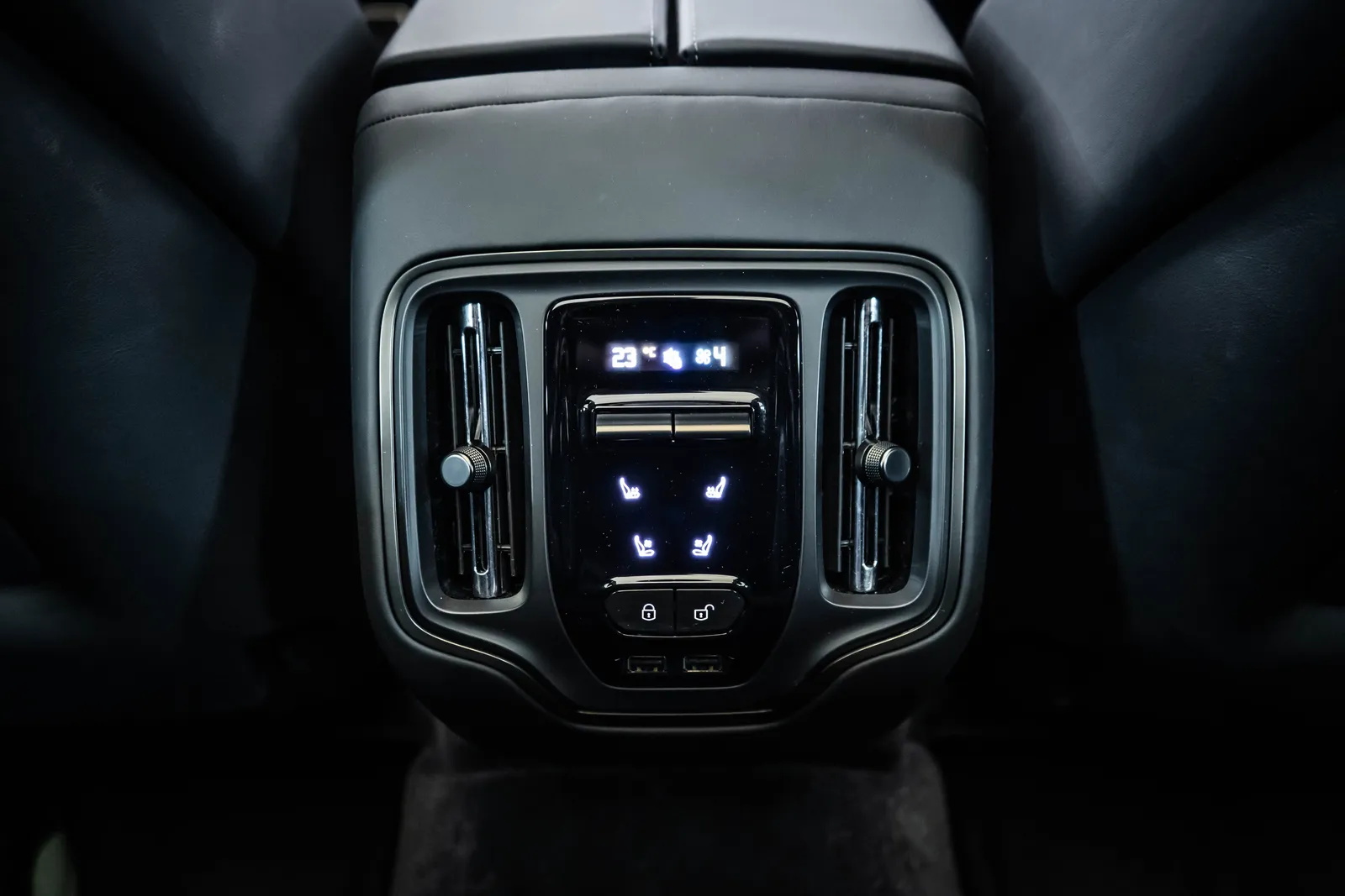 Aston Martin DBX 707*Carbon*Bowers & Wilkins – снимка 15