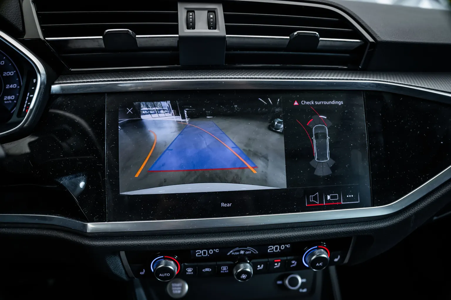Audi Q3 2.0 TFSI Quattro*Pano*Camera – снимка 16