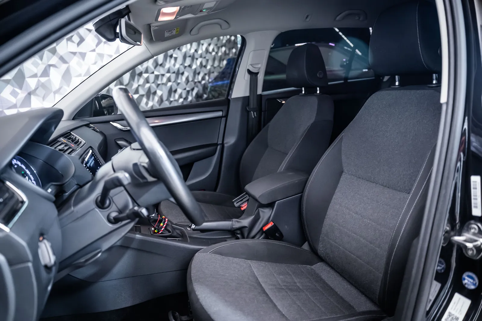 Skoda Octavia 2,0 TDI DSG *LED*Keyless*Подгрев* – снимка 14