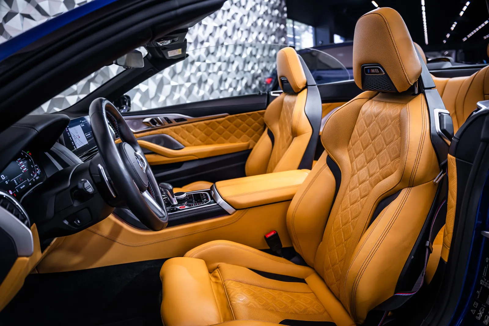 BMW M8 Competition Cabriolet Carbon*B&W – снимка 13