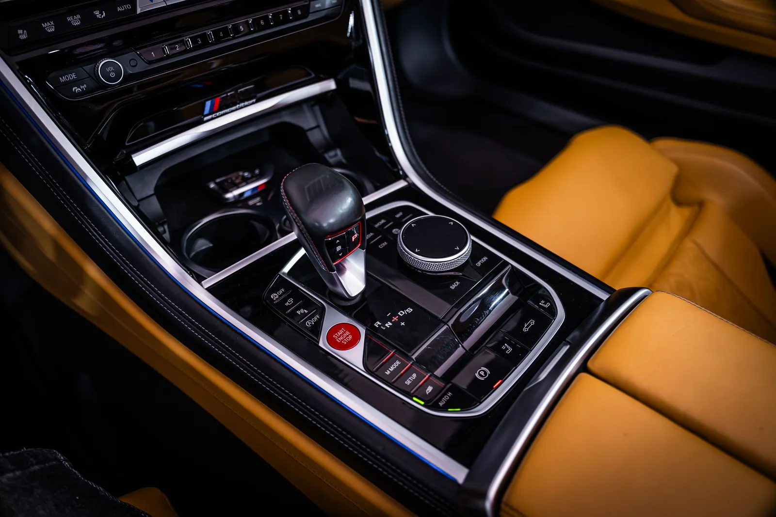 BMW M8 Competition Cabriolet Carbon*B&W – снимка 11